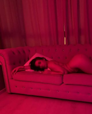 Молоденькая шлюха Милана, от 6000 руб. в час, без презерватива