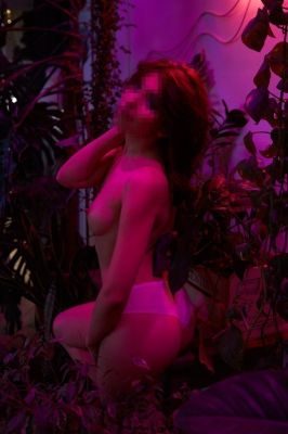 Девушка Альбина (Сочи), 8 928 373-30-49