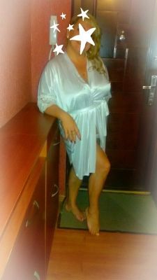 Оля, индивидуалка