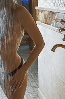 Виктория : люблю золотой дождь