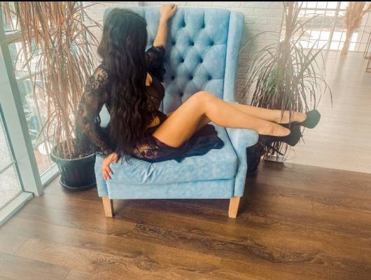 Эскортница Варя (вес: 60 кг) с большой грудью