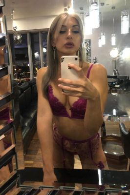 Блядь Лера с бисексуальной ориентацией от 5000 руб. в час